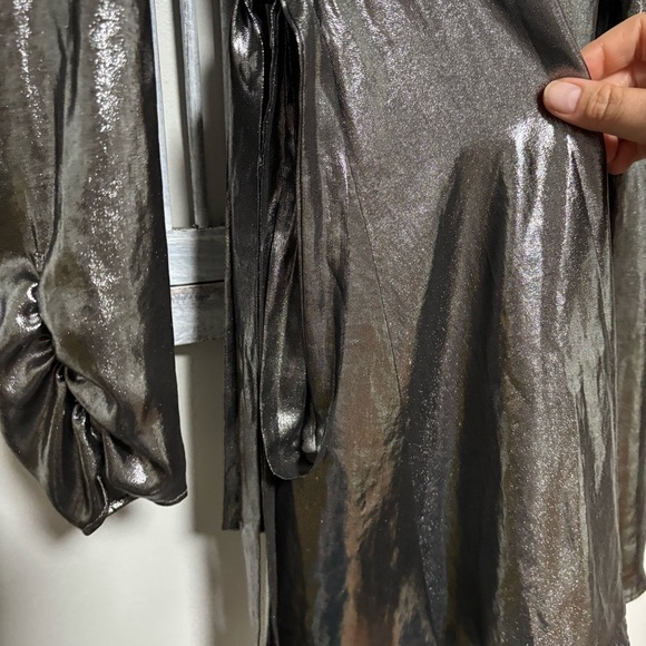Gianni Bini Noa Lame Silver Metallic V-Neck Long Sleeve Wrap Party Dress NWT - Picture 10 of 11